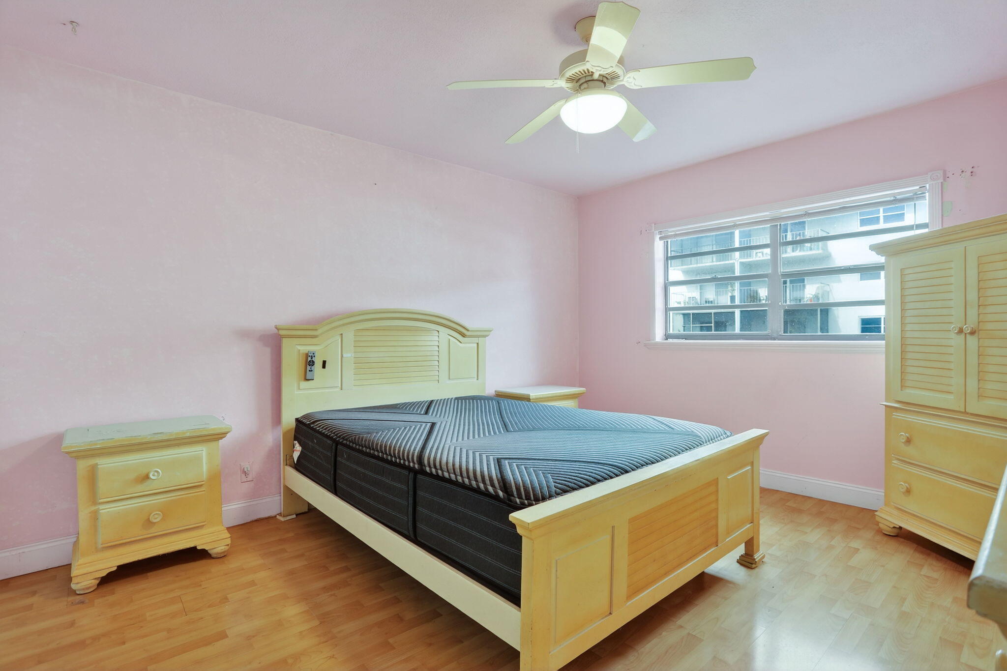 1775 N Andrews Square 101w