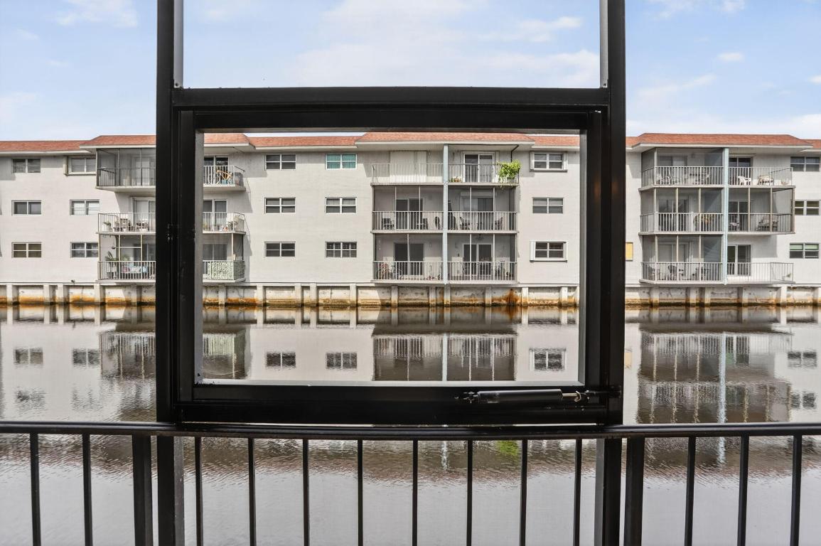 1775 N Andrews Square 101w