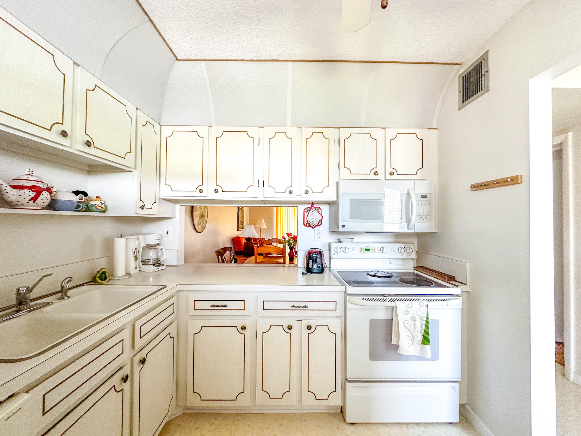 2721 Garden Drive N 312