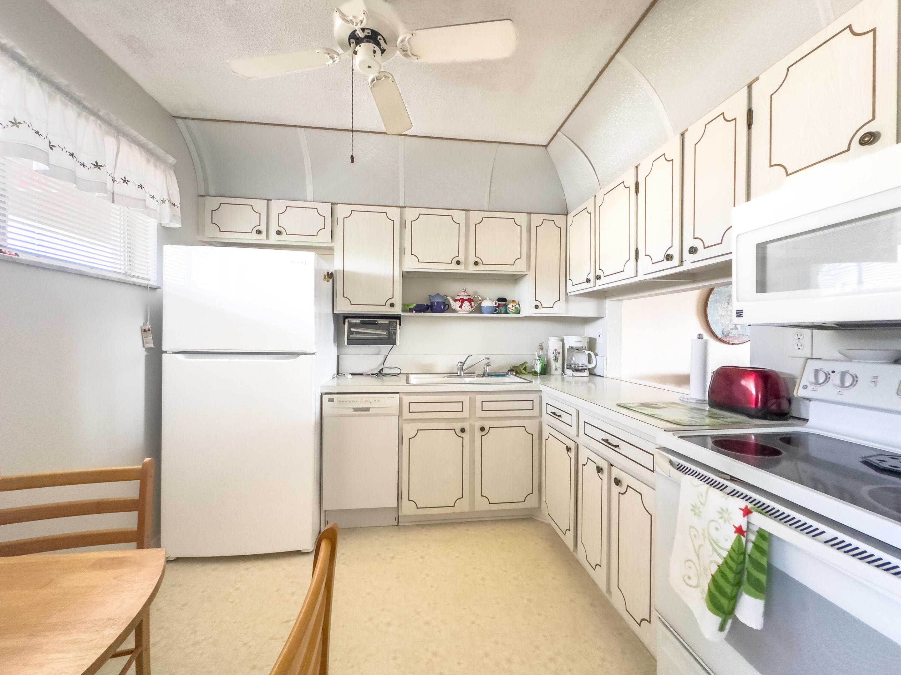 2721 Garden Drive N 312