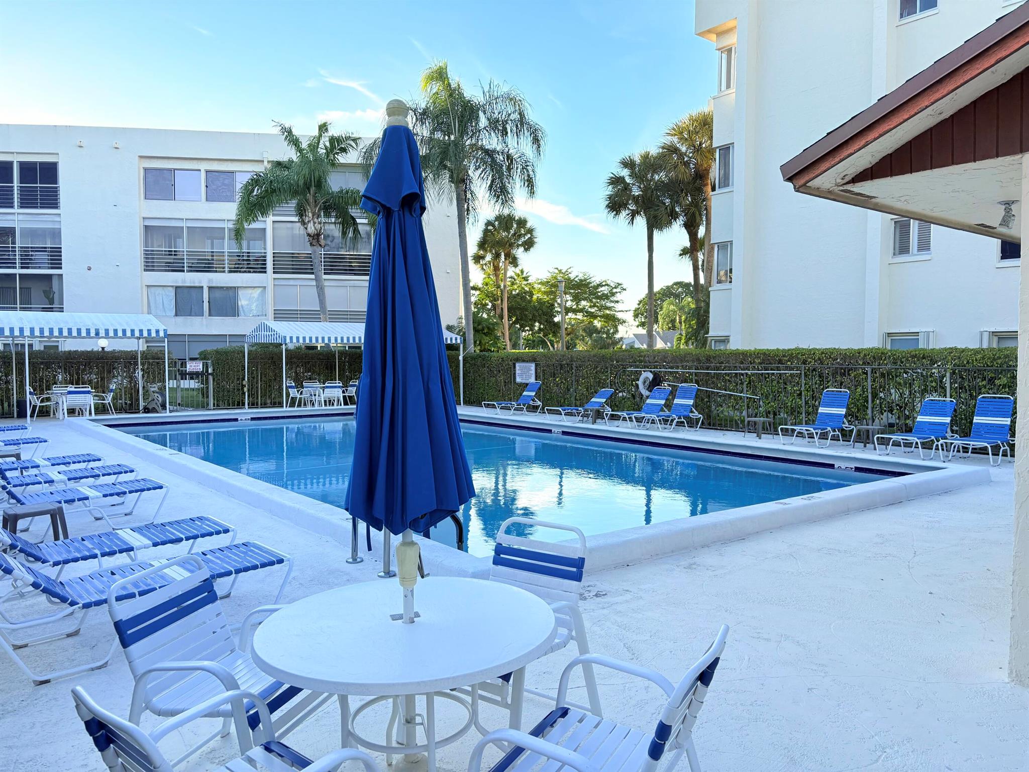 3138 Via Poinciana 306