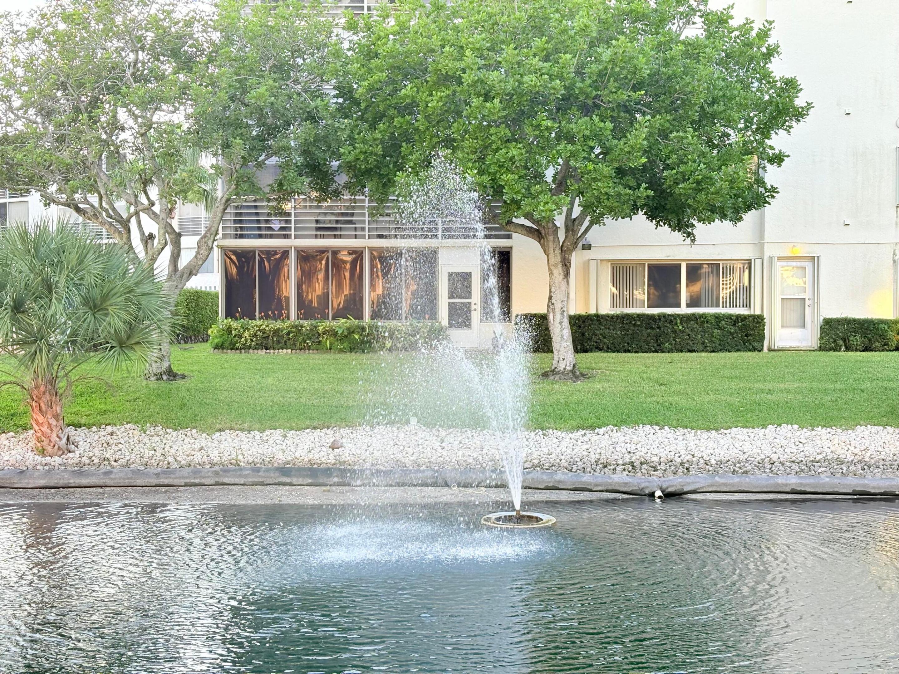 3138 Via Poinciana 306