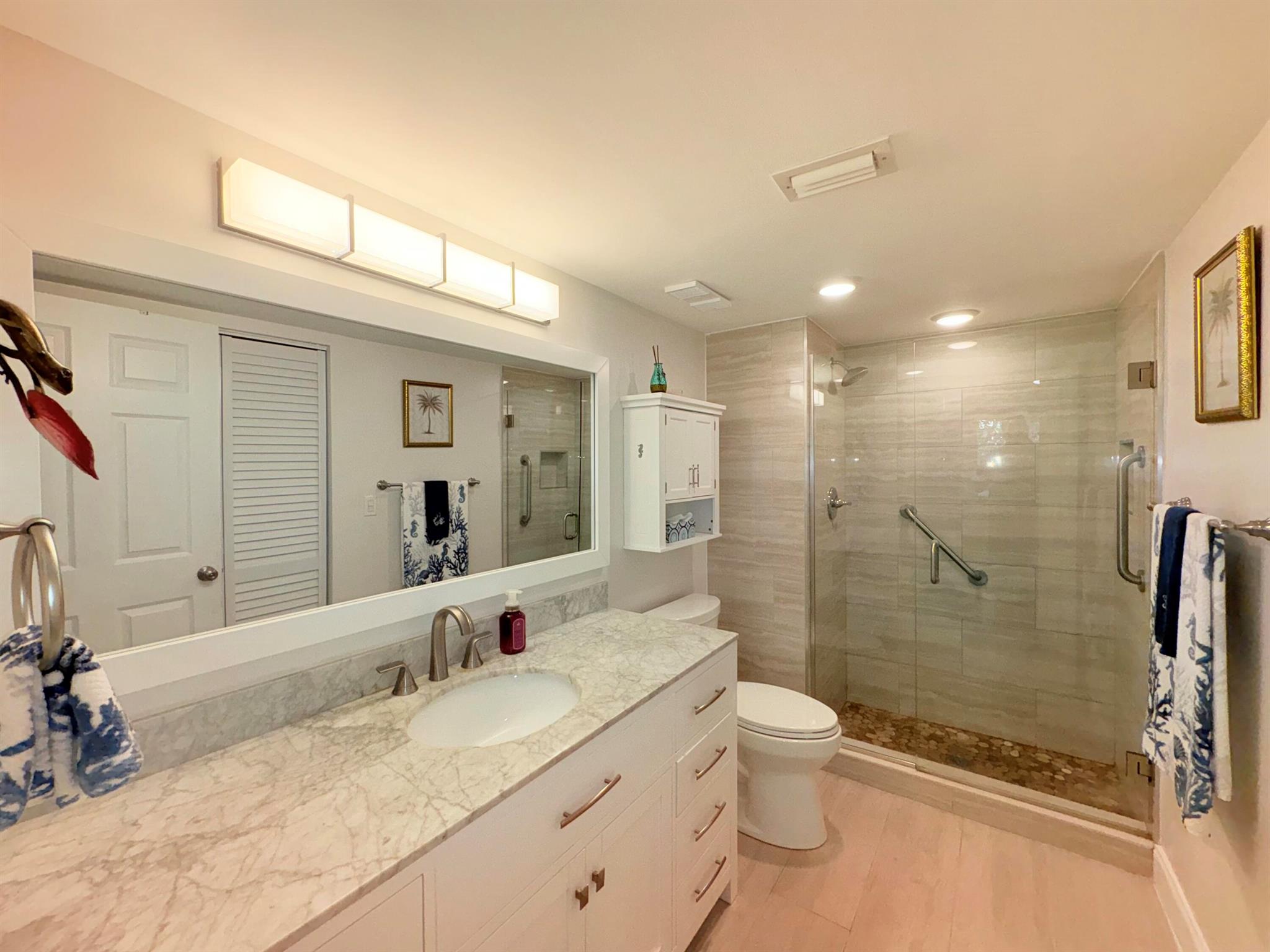 3138 Via Poinciana 306