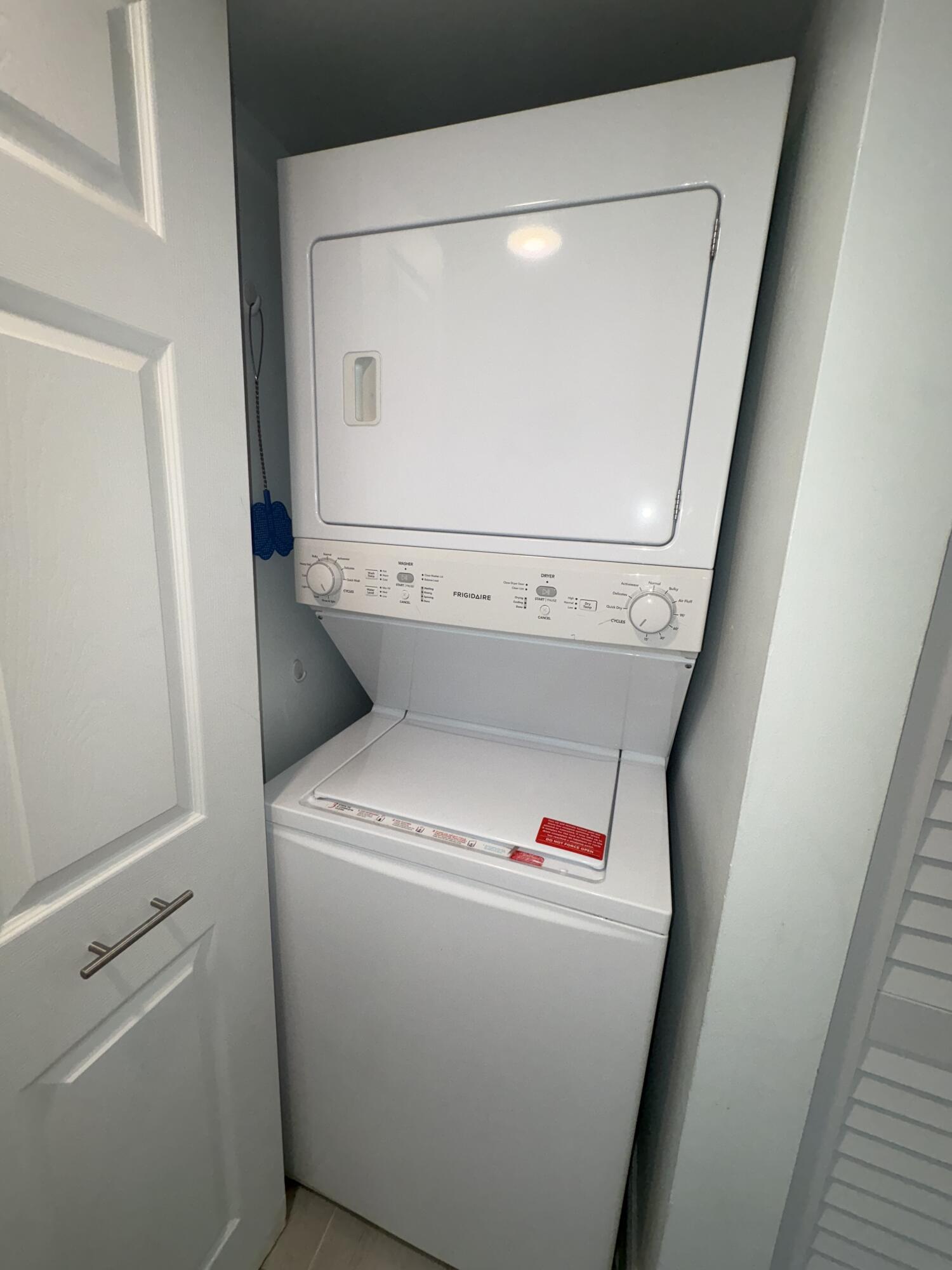 3138 Via Poinciana 306