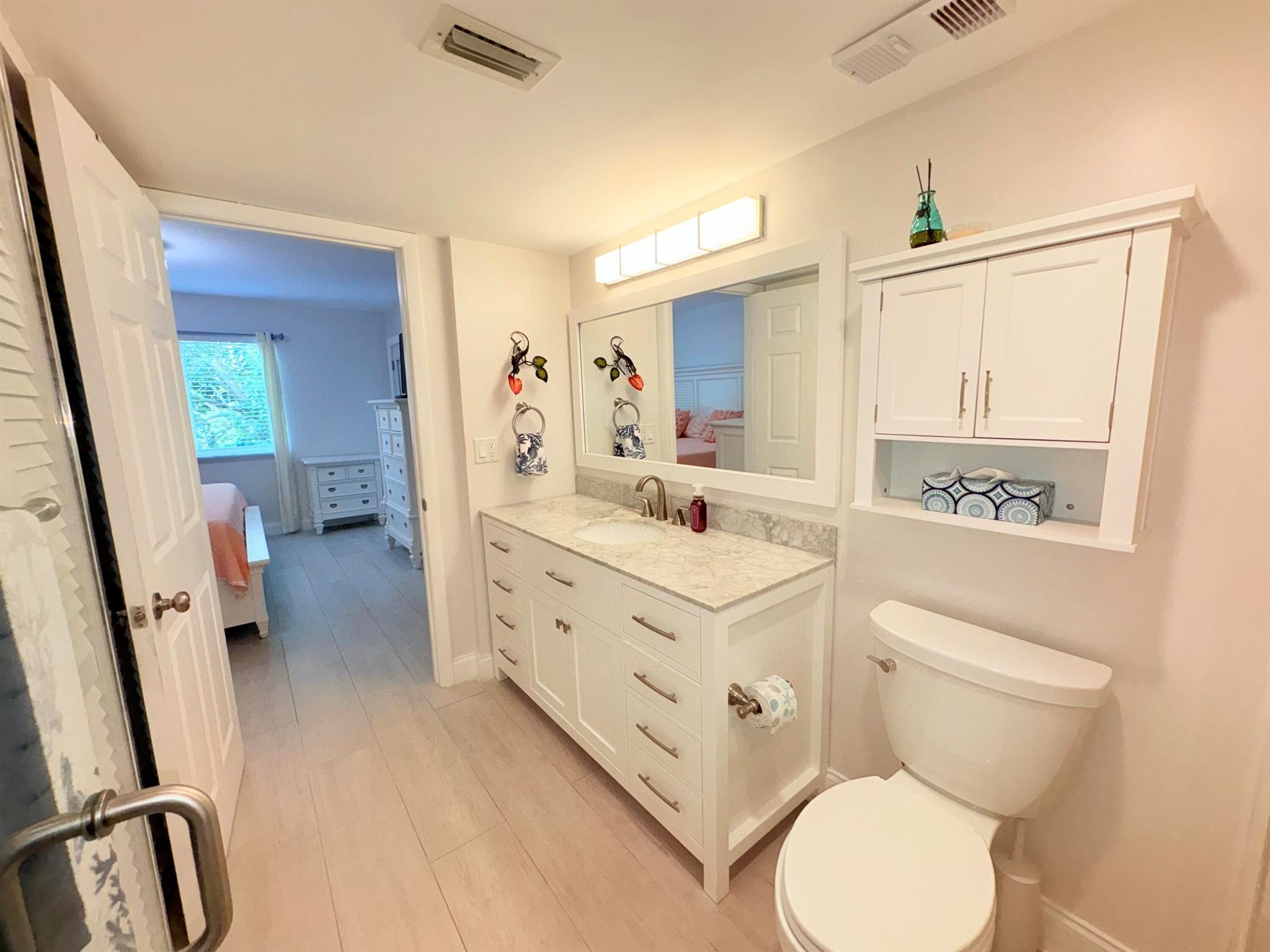 3138 Via Poinciana 306