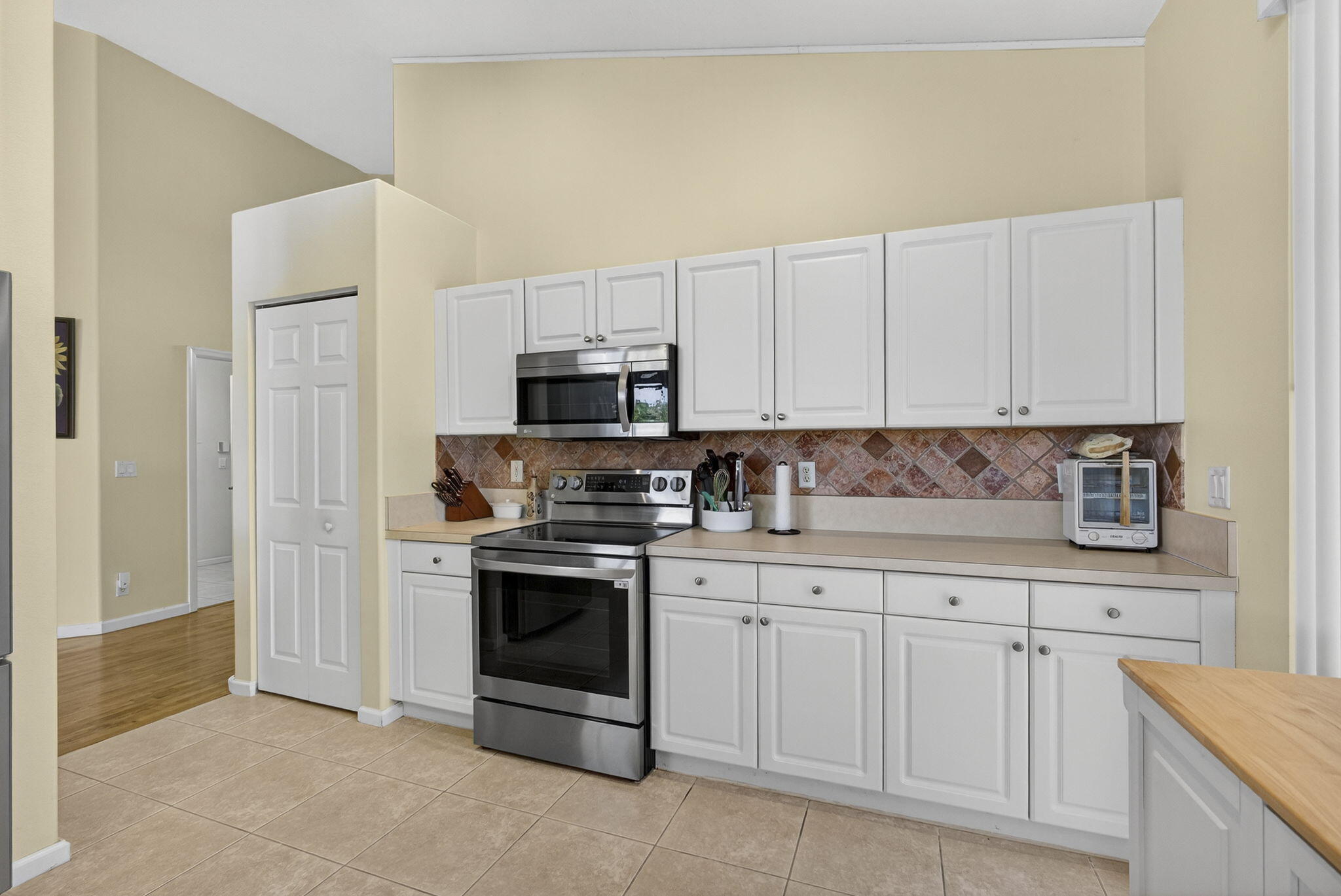 11061 Laurel Walk Road