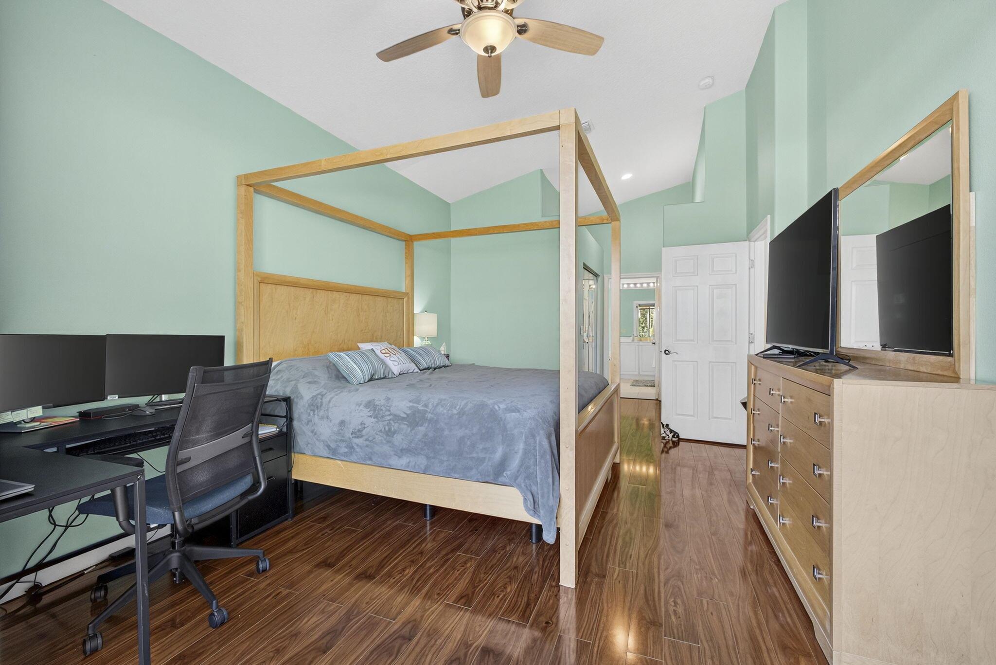 11061 Laurel Walk Road