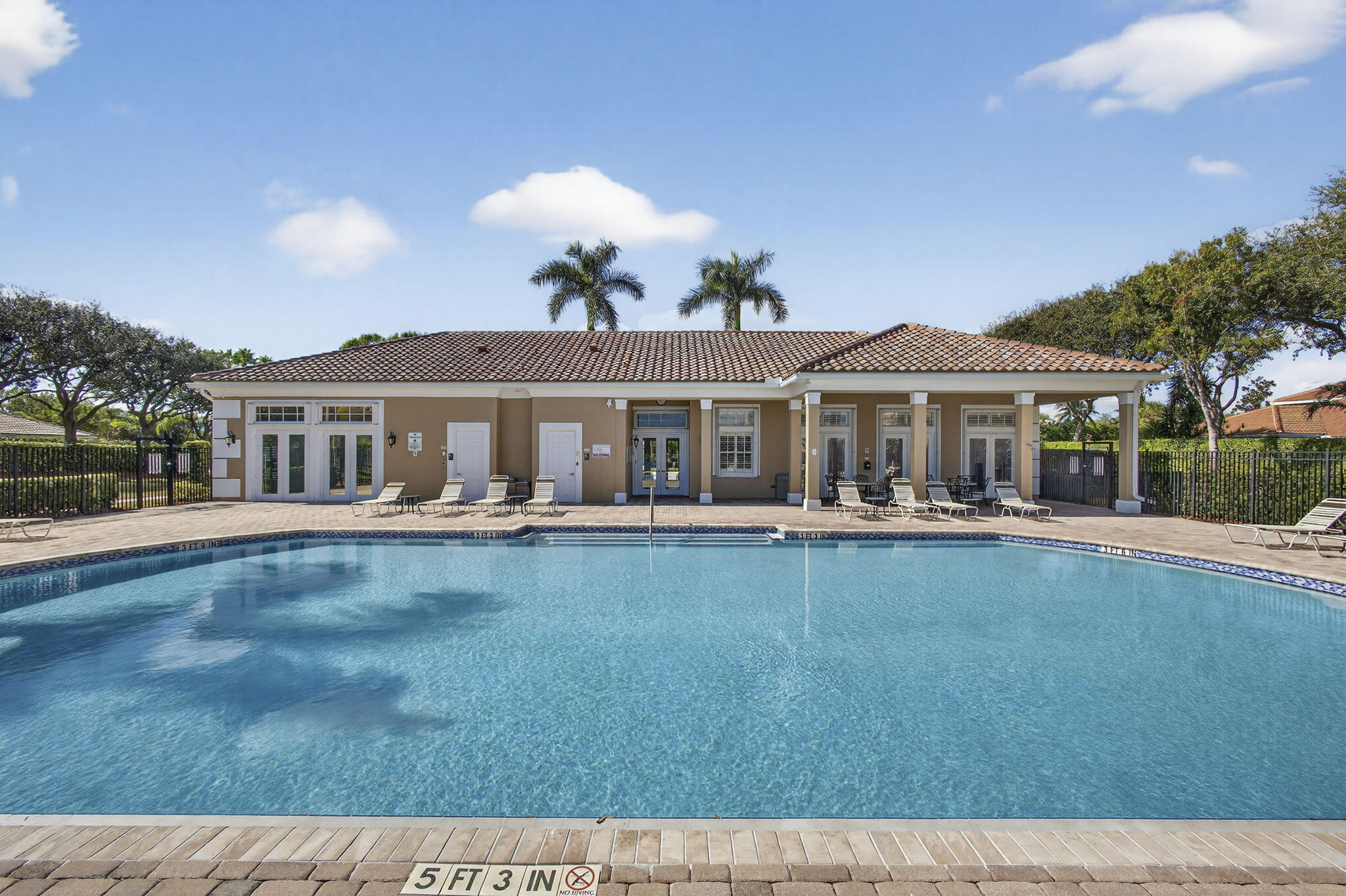 11061 Laurel Walk Road