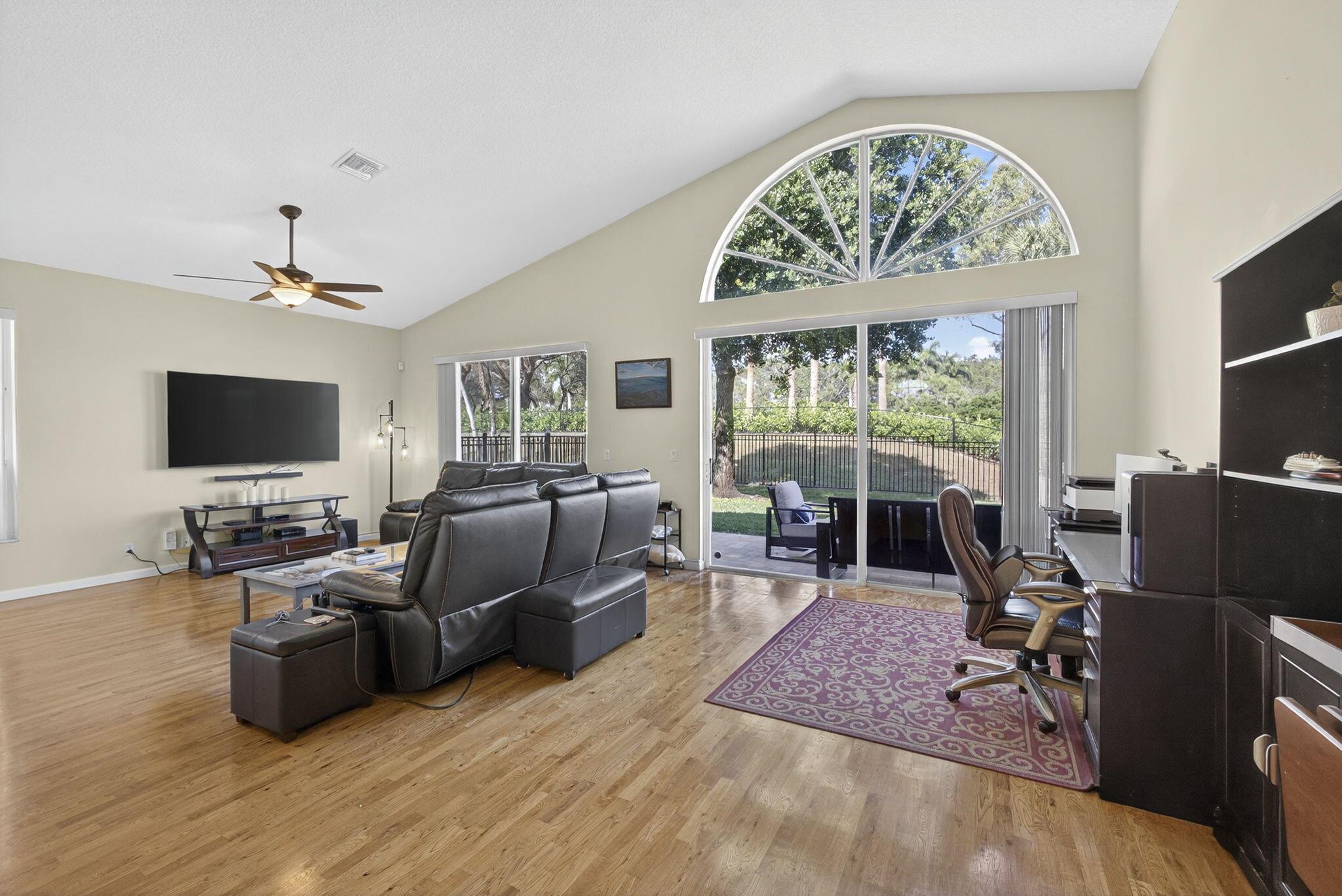 11061 Laurel Walk Road