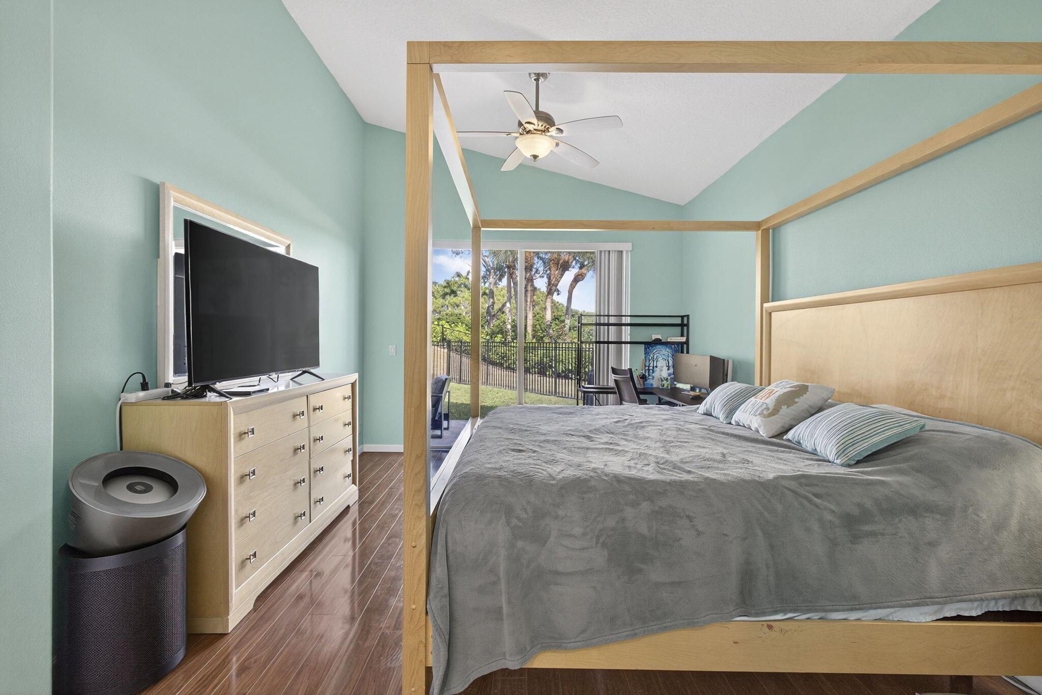 11061 Laurel Walk Road