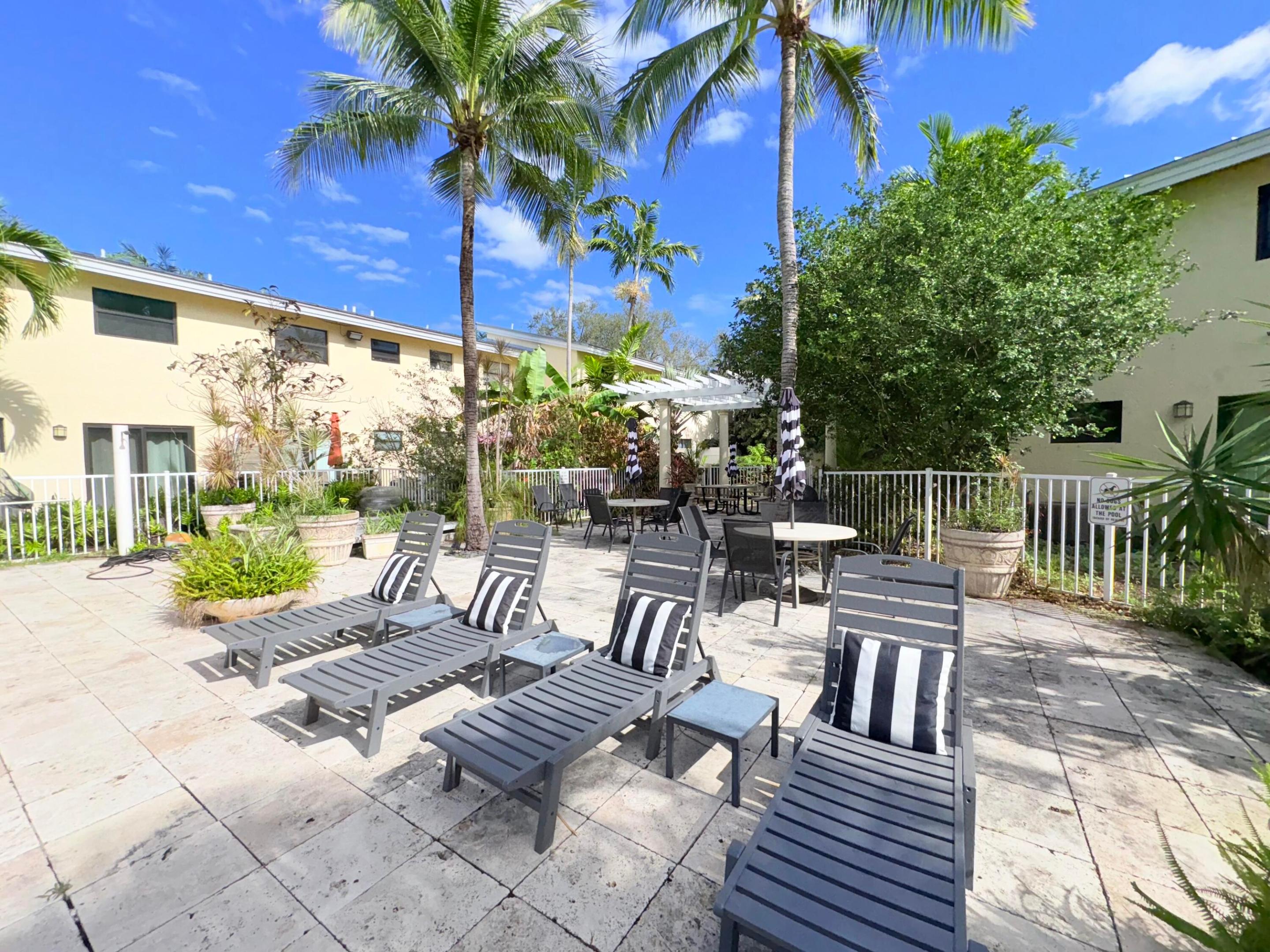 1455 Holly Heights Drive 22