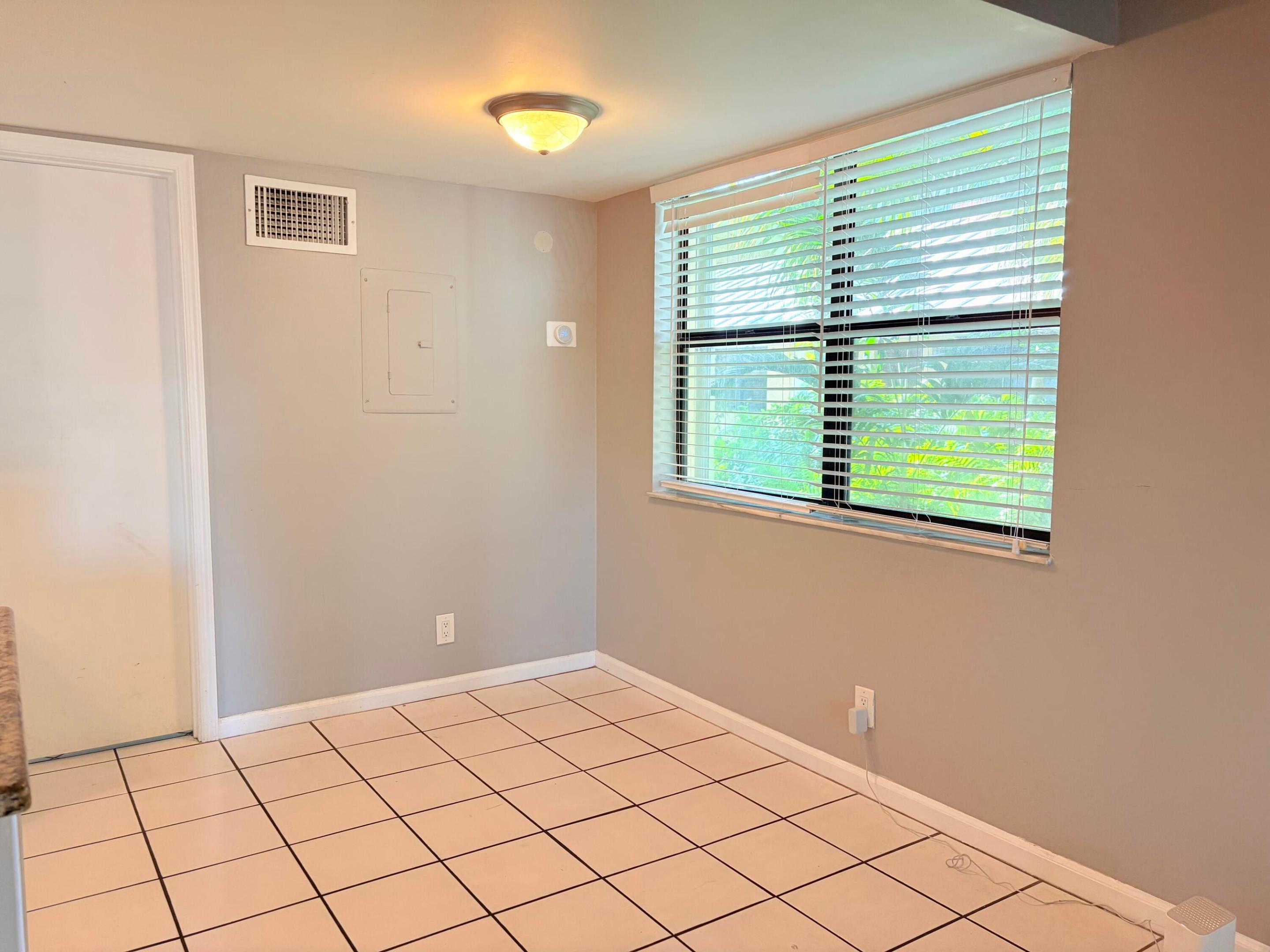 1455 Holly Heights Drive 22