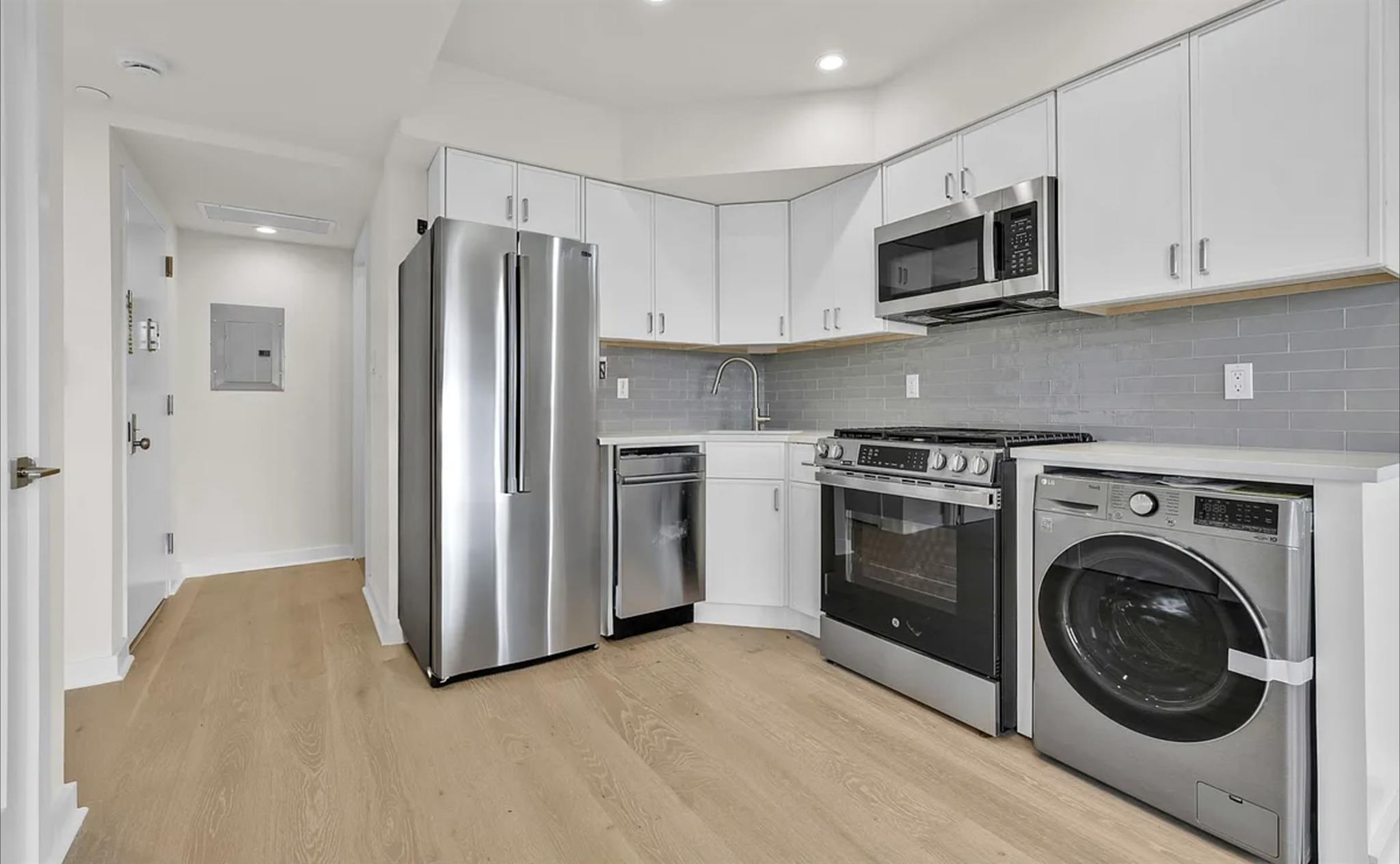 25-25 31 Avenue Unit: 7A