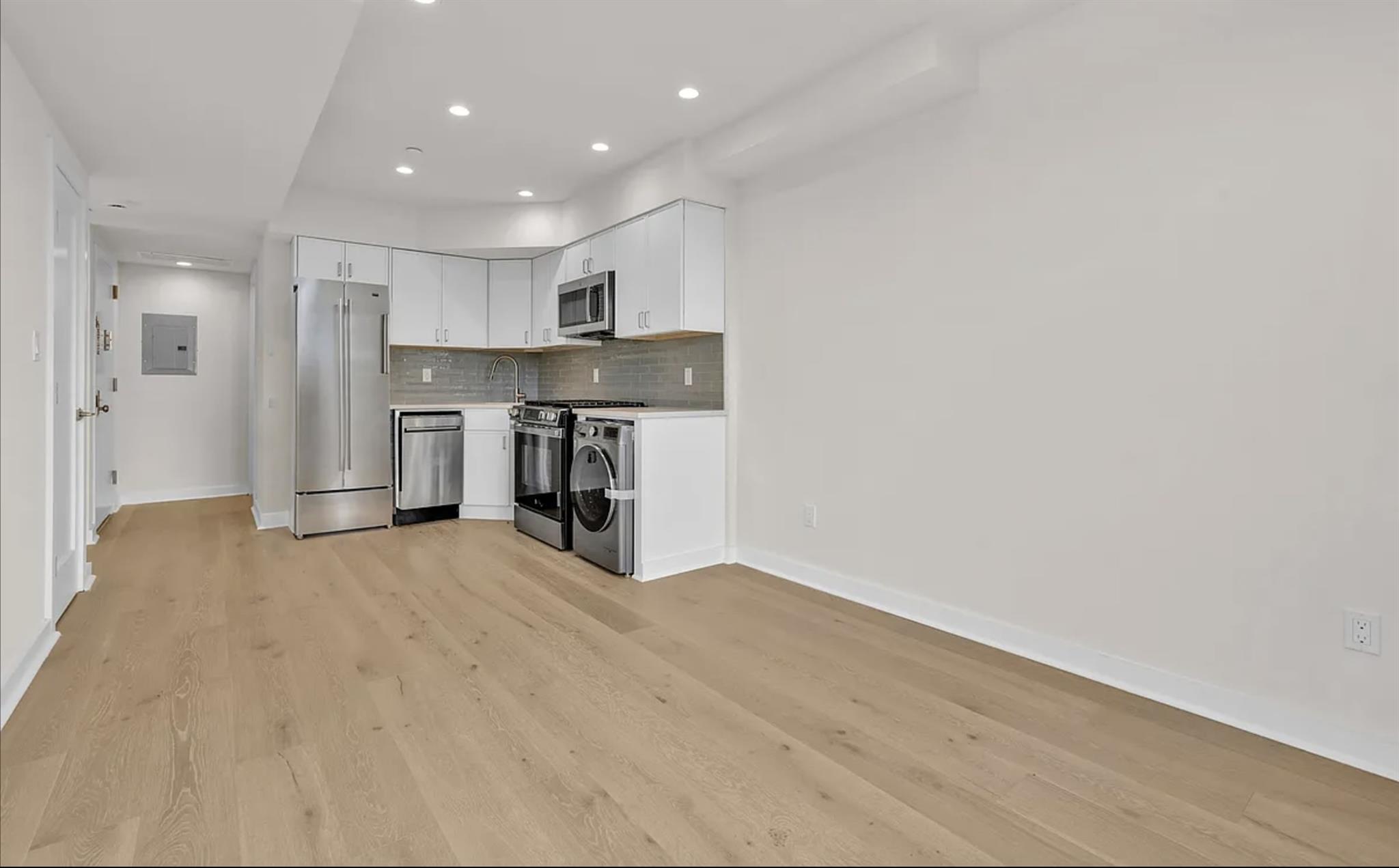 25-25 31 Avenue Unit: 7A