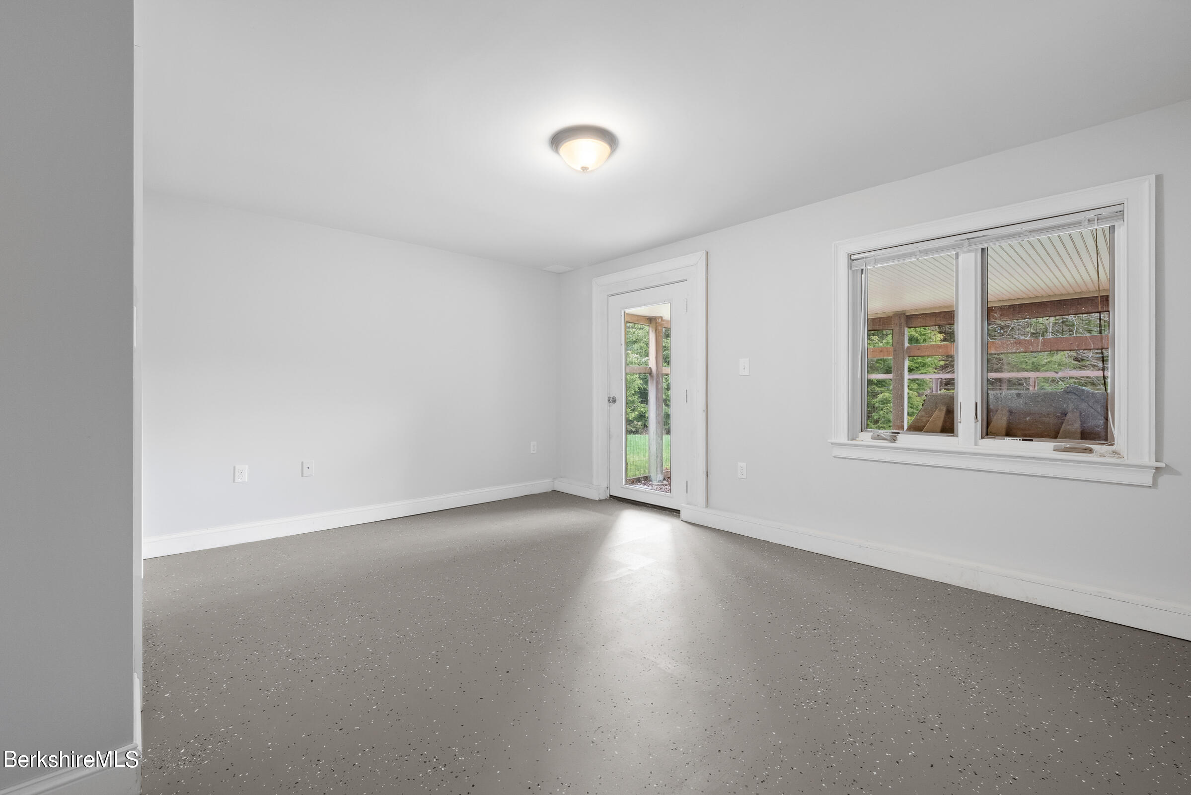10 Antin Rd