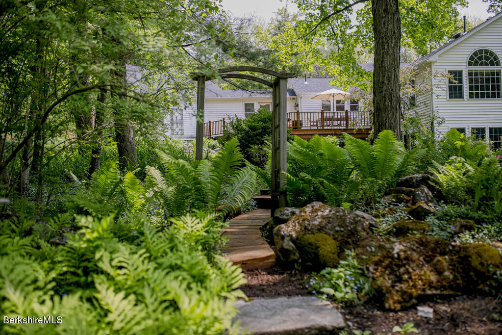 128 Great Barrington Rd