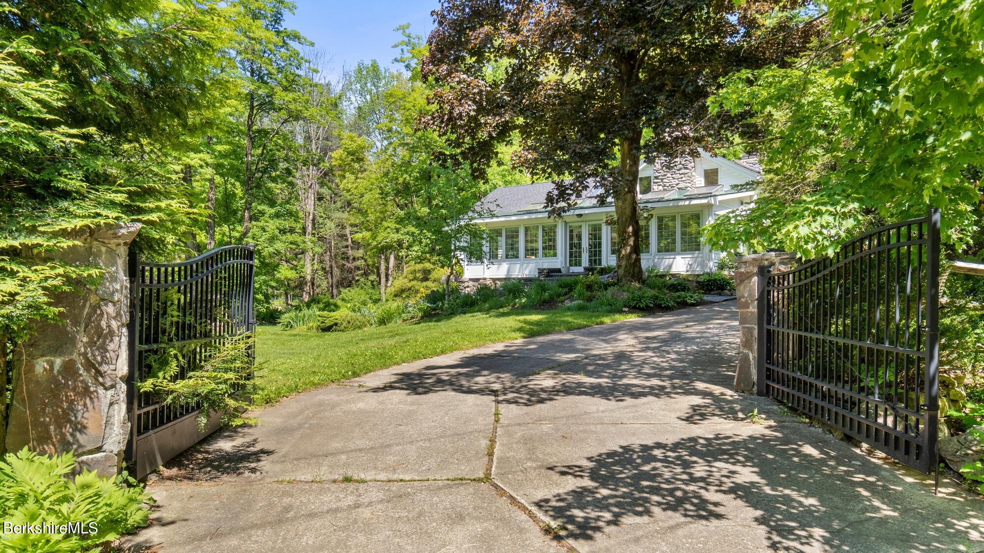 128 Great Barrington Rd