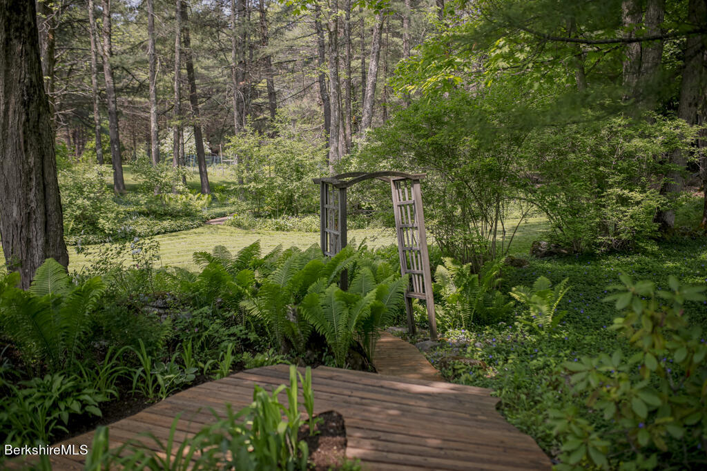 128 Great Barrington Rd