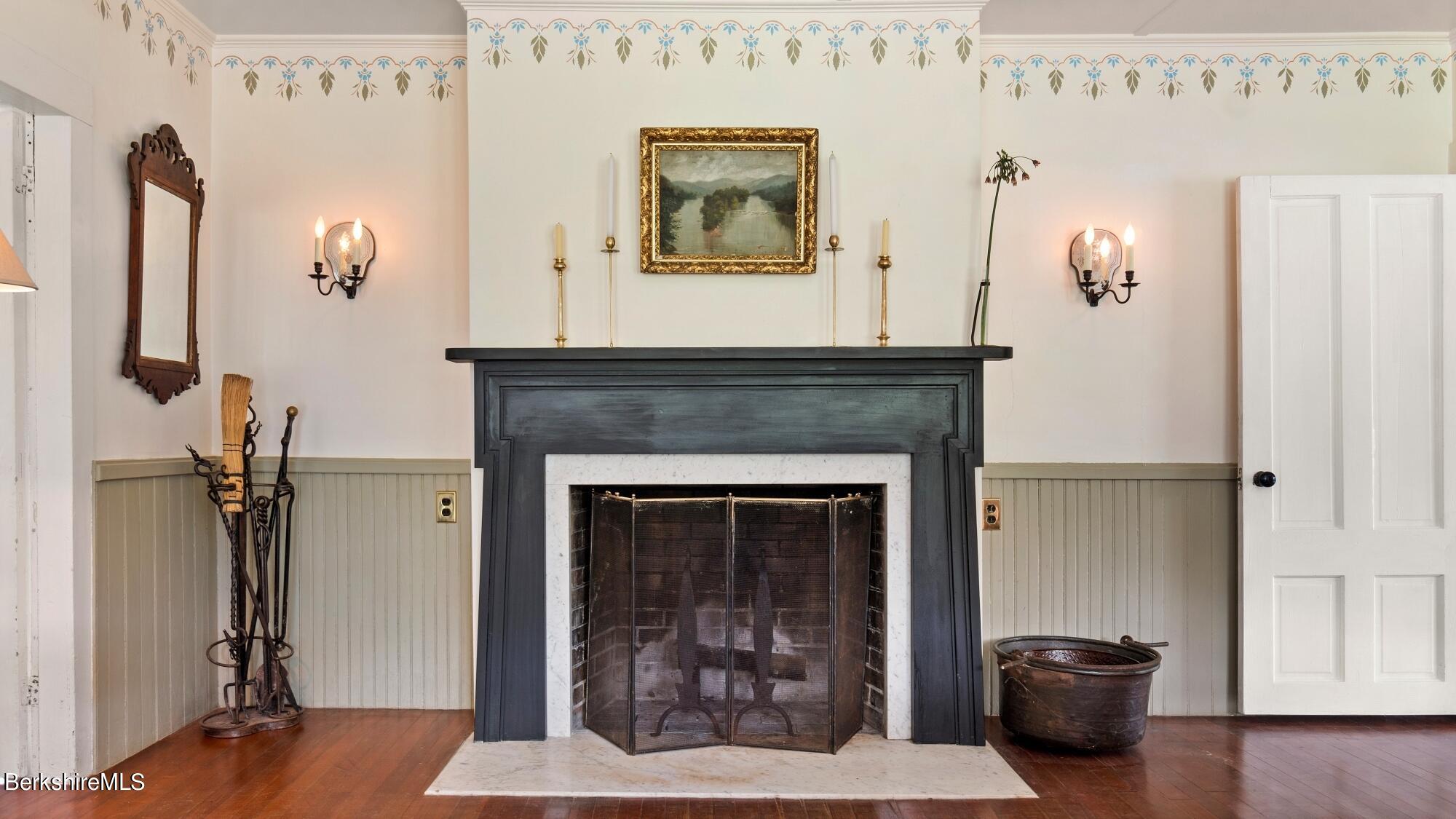 601 East River Rd
