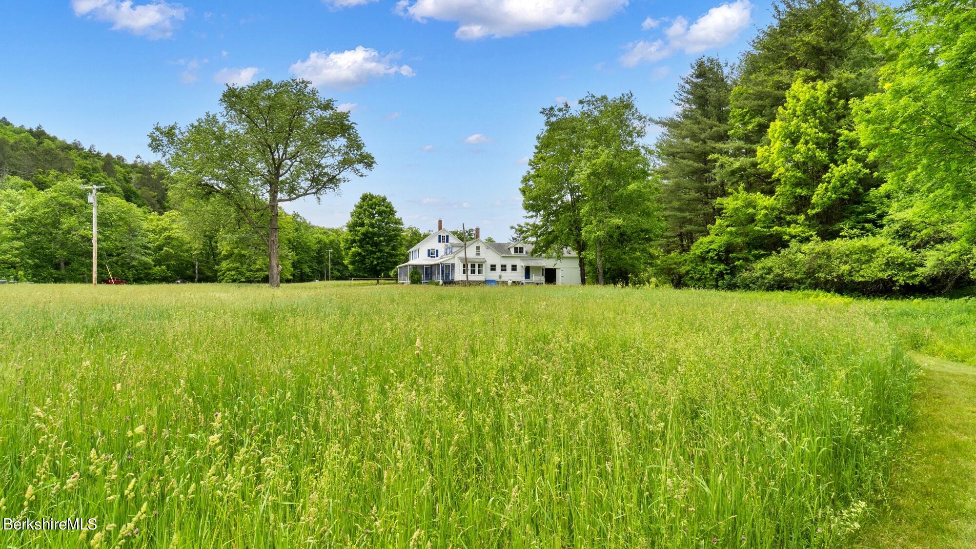 601 East River Rd
