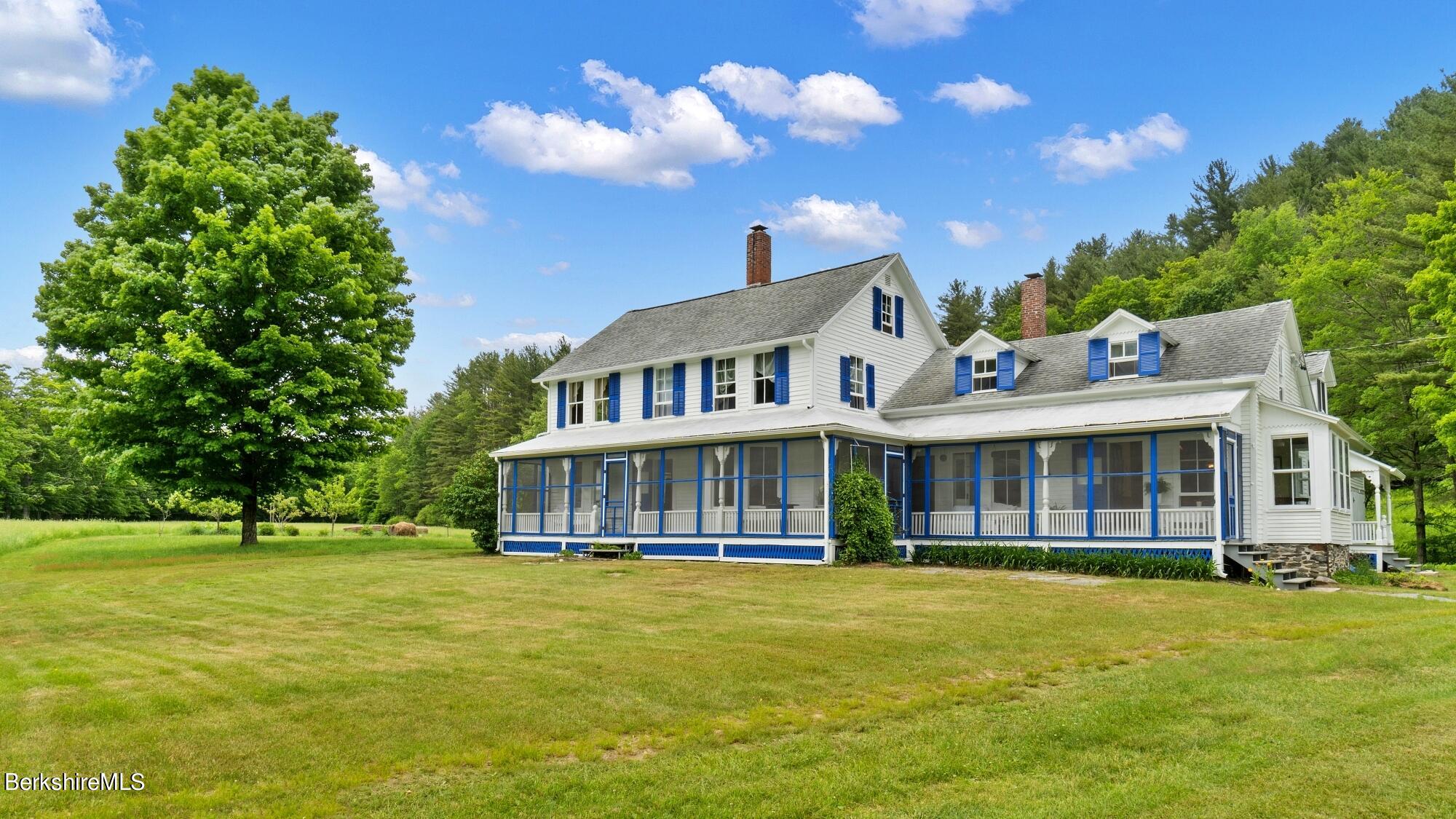 601 East River Rd