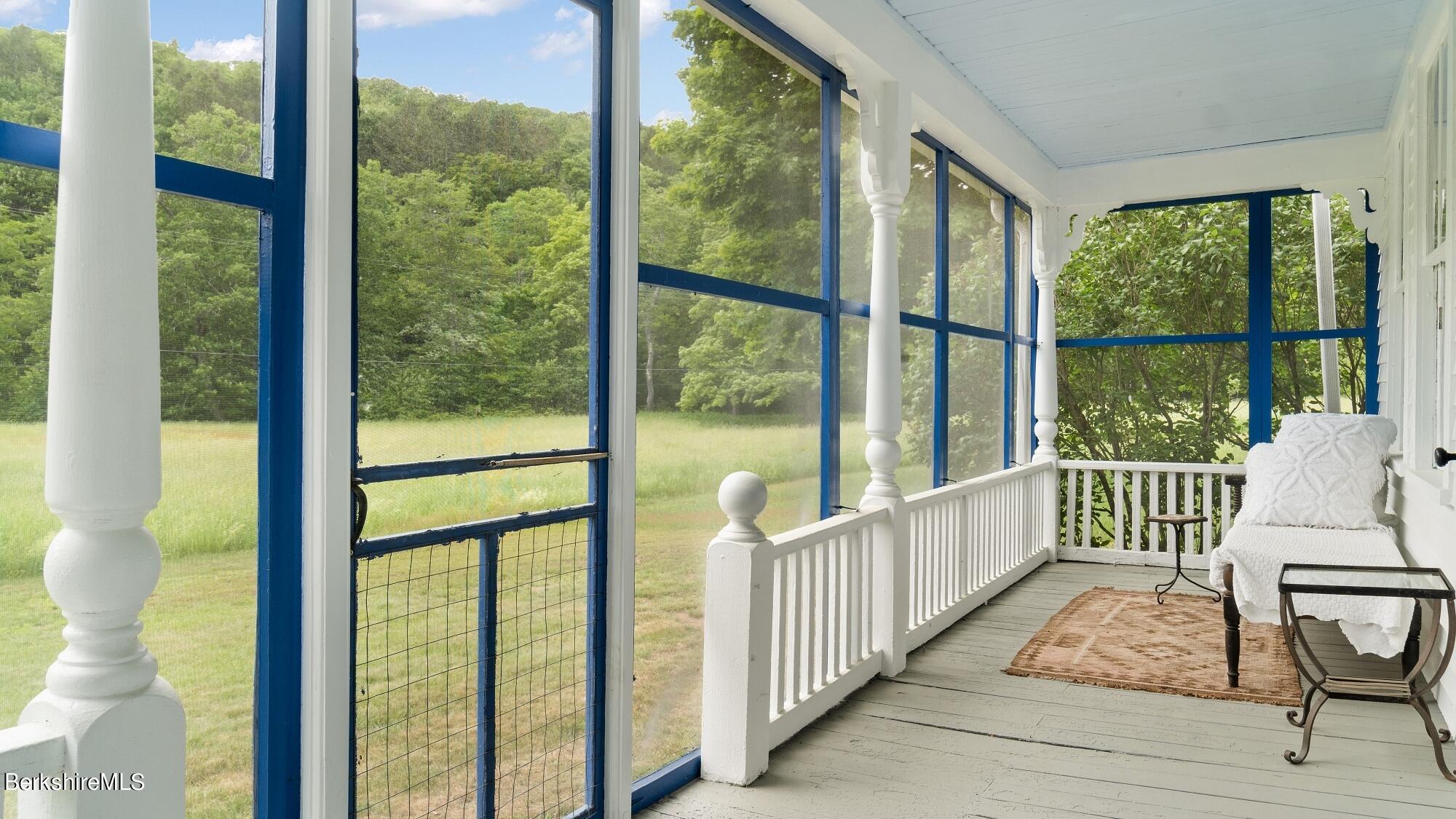 601 East River Rd