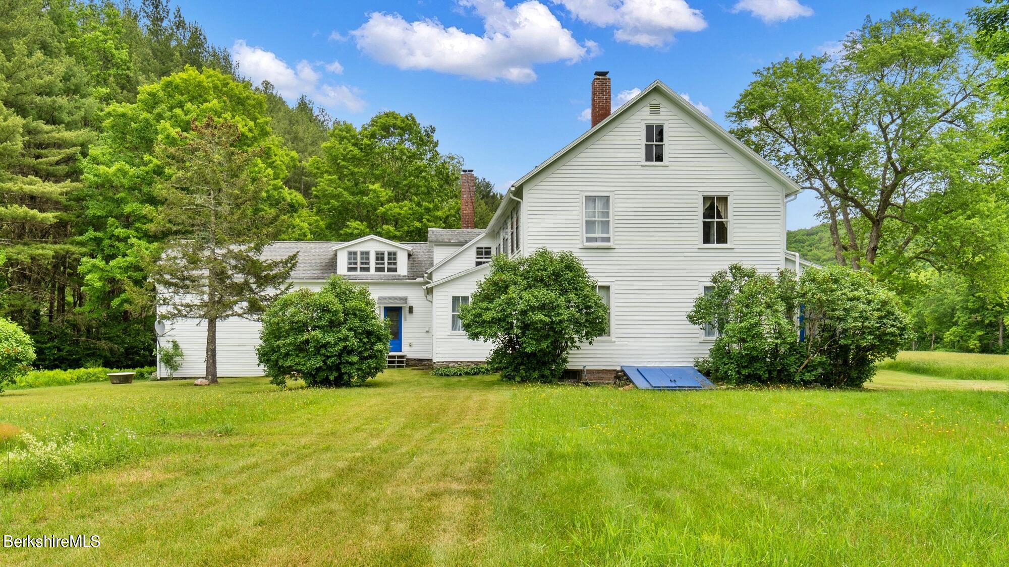 601 East River Rd