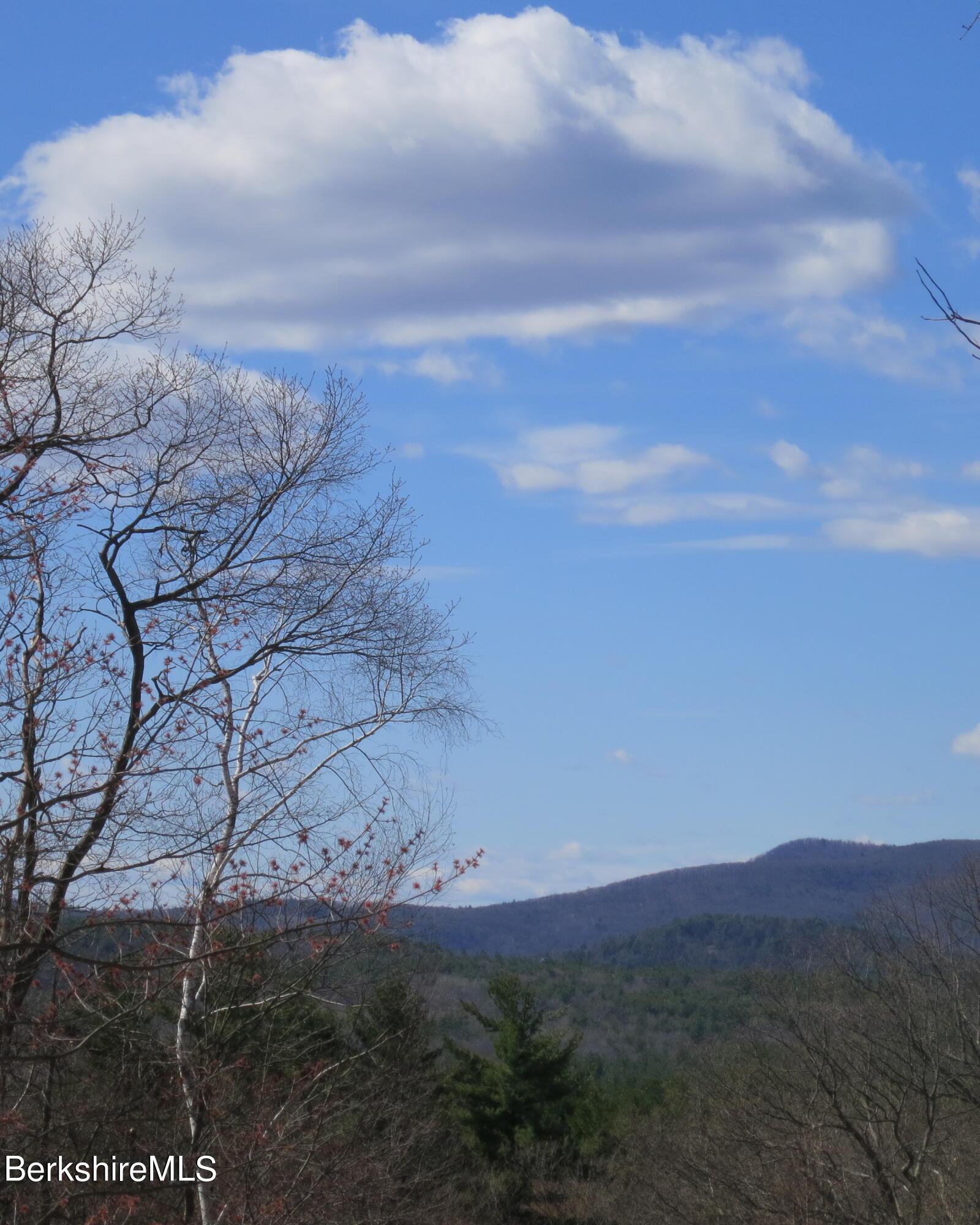 32 Sumner Mountain Rd