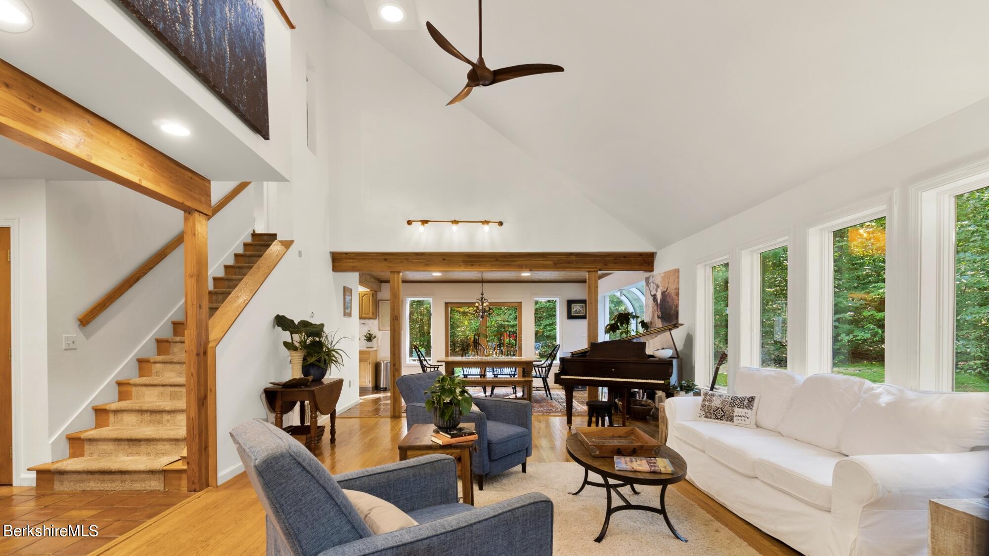 499 Norton Rd