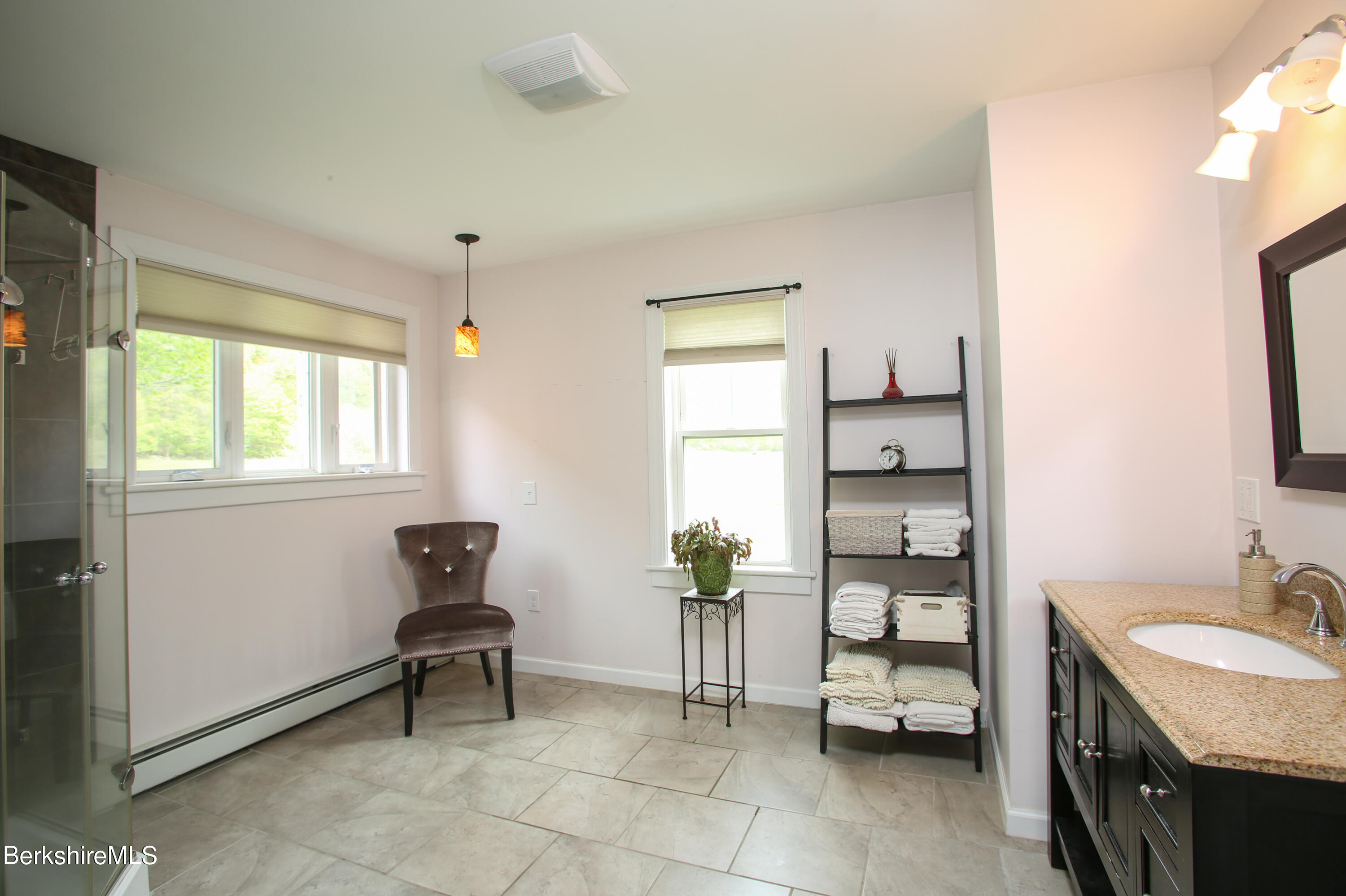 327 River Rd