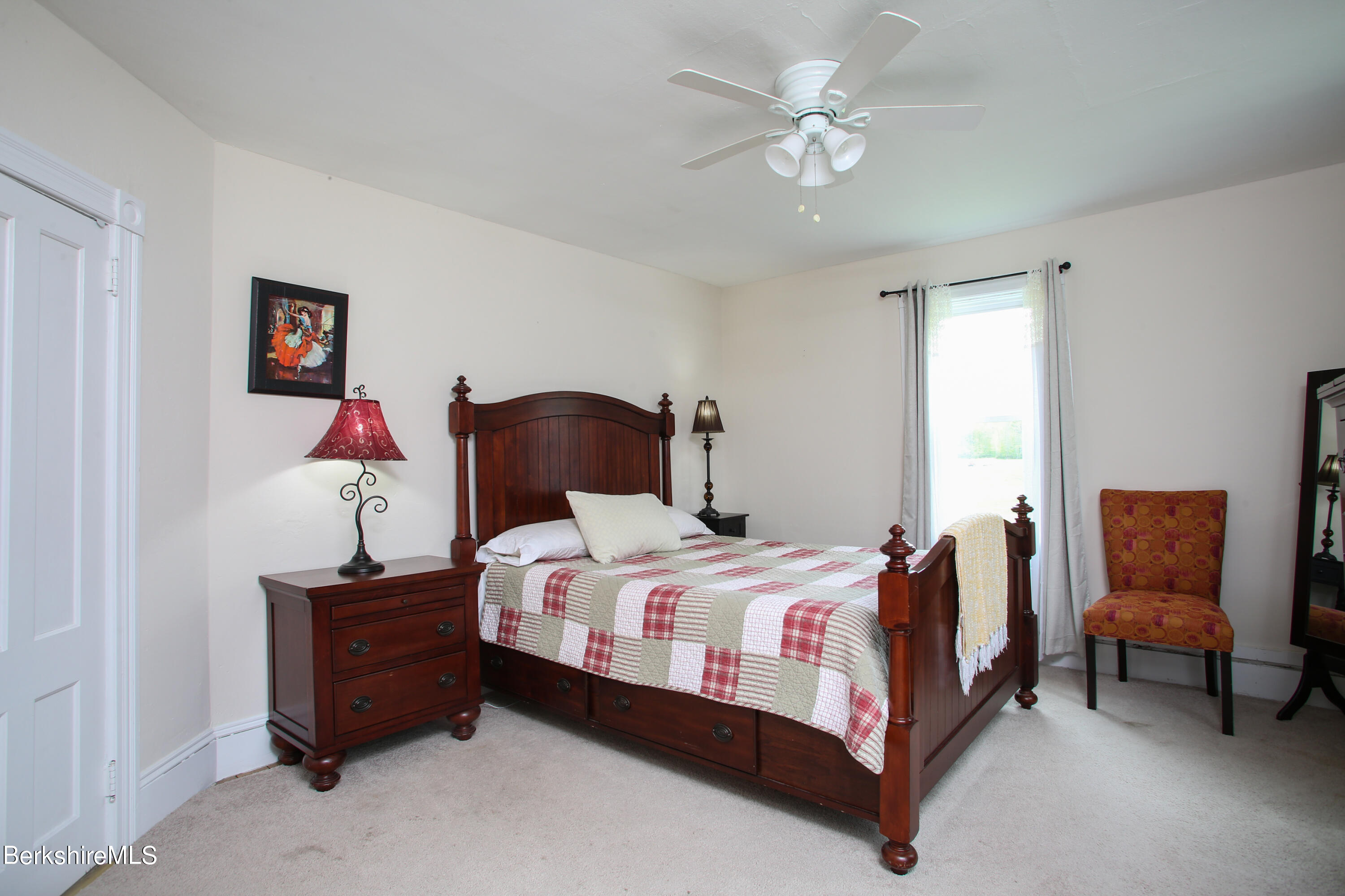 327 River Rd