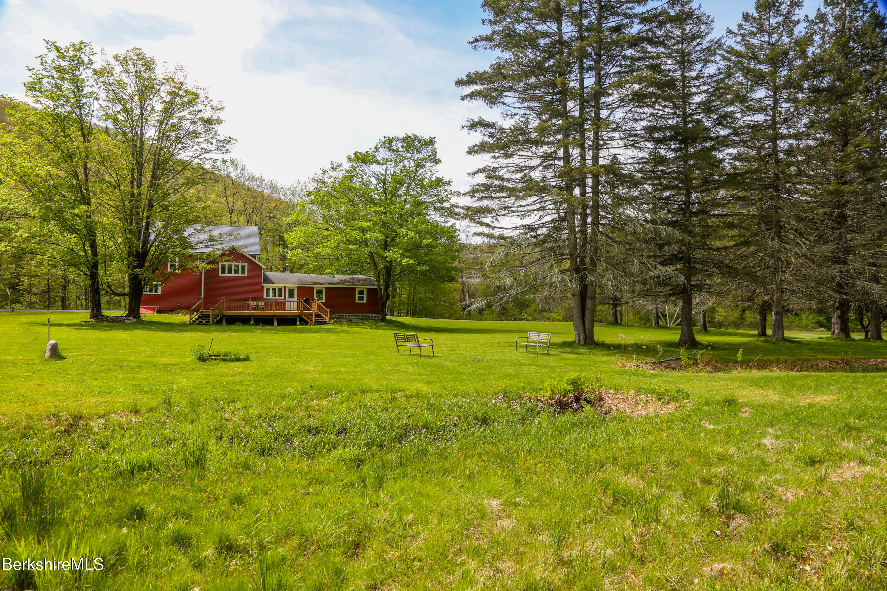 327 River Rd