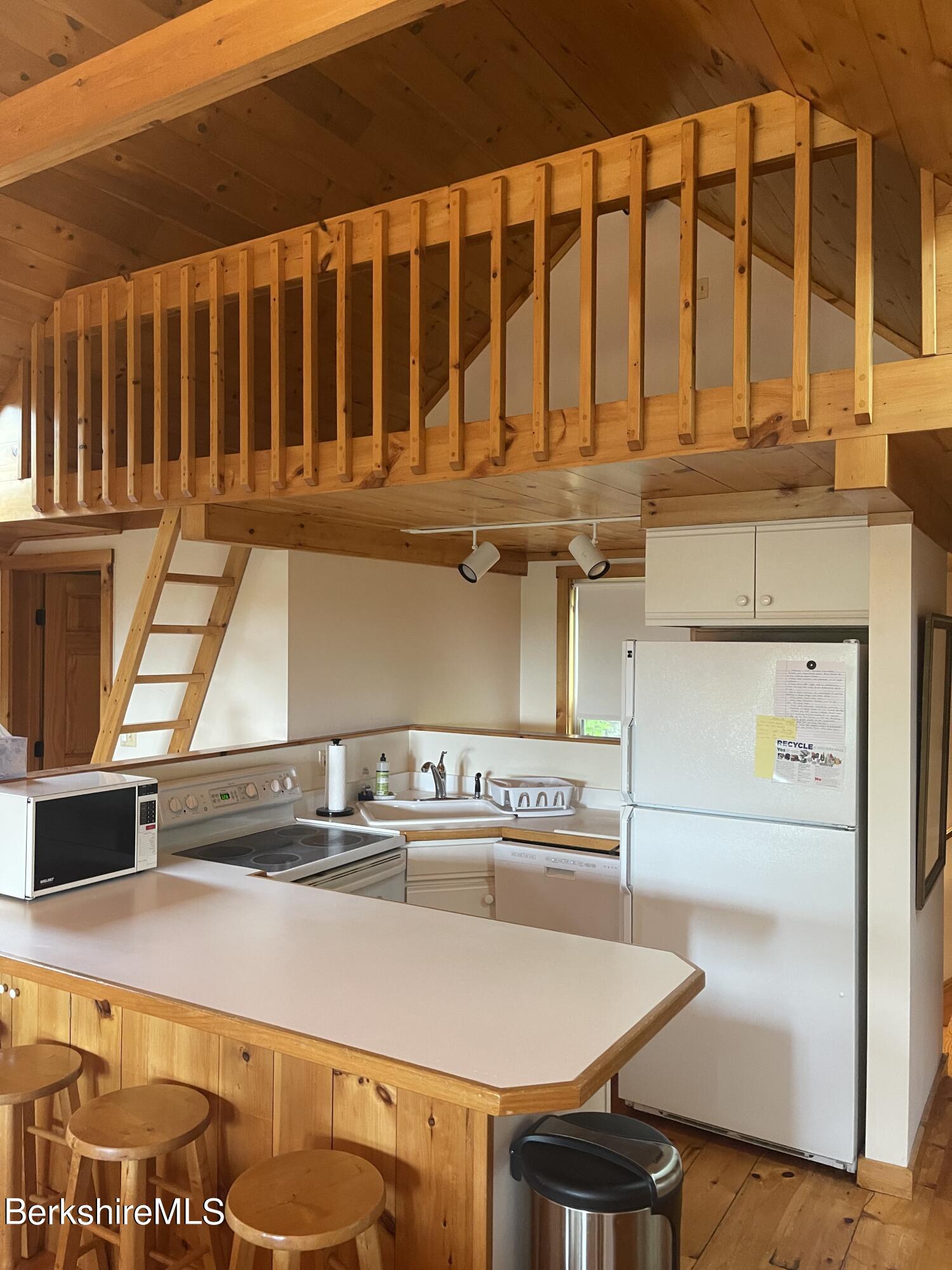 14 INGELL Rd, GARAGE STUDIO