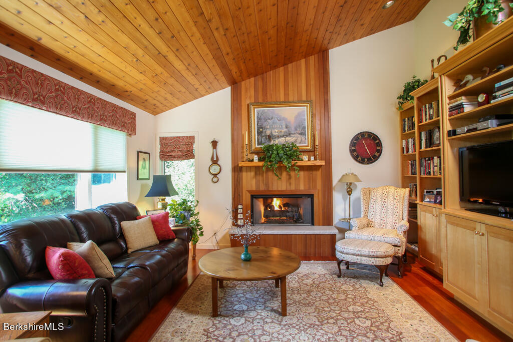 37 Kalliste Hill