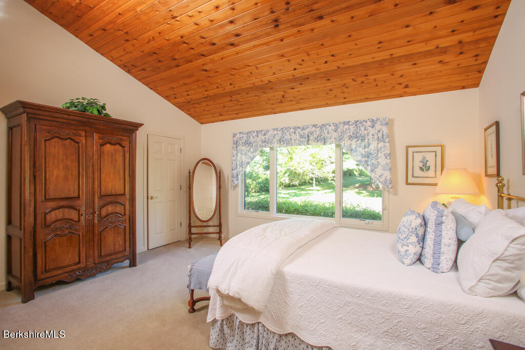 37 Kalliste Hill