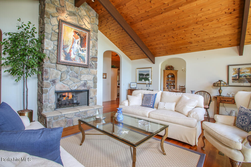 37 Kalliste Hill