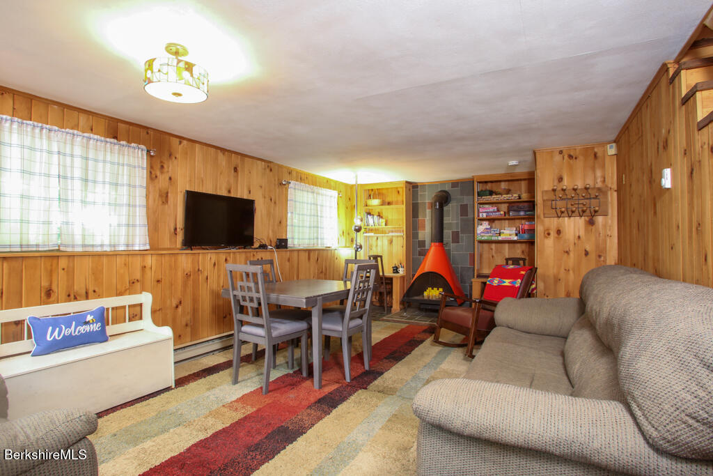 160 Stebbins Rd