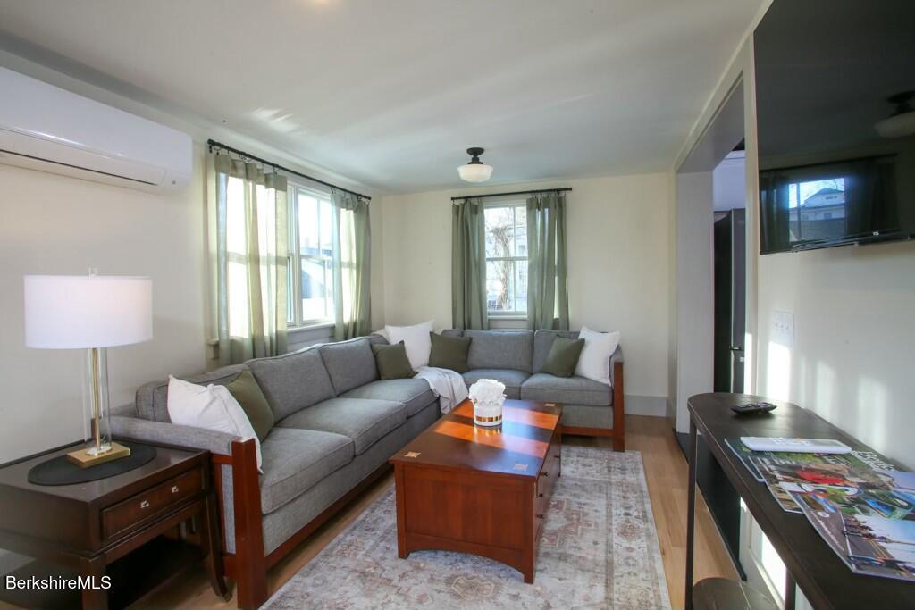 44 Main St, APT #1