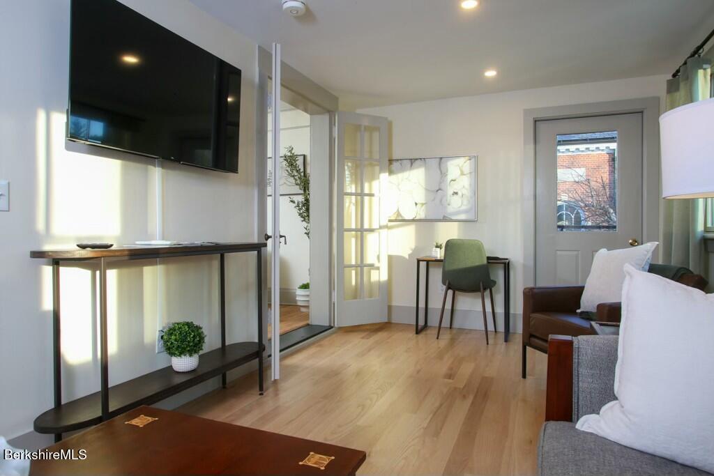 44 Main St, APT #1