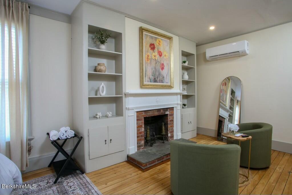 44 Main St, APT #1