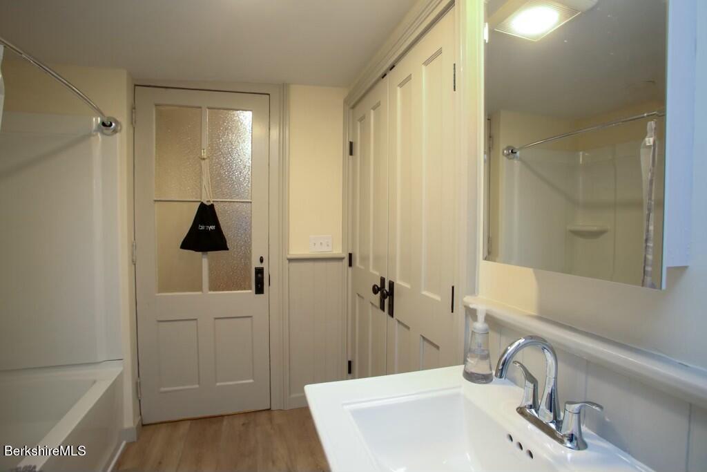 44 Main St, APT #1