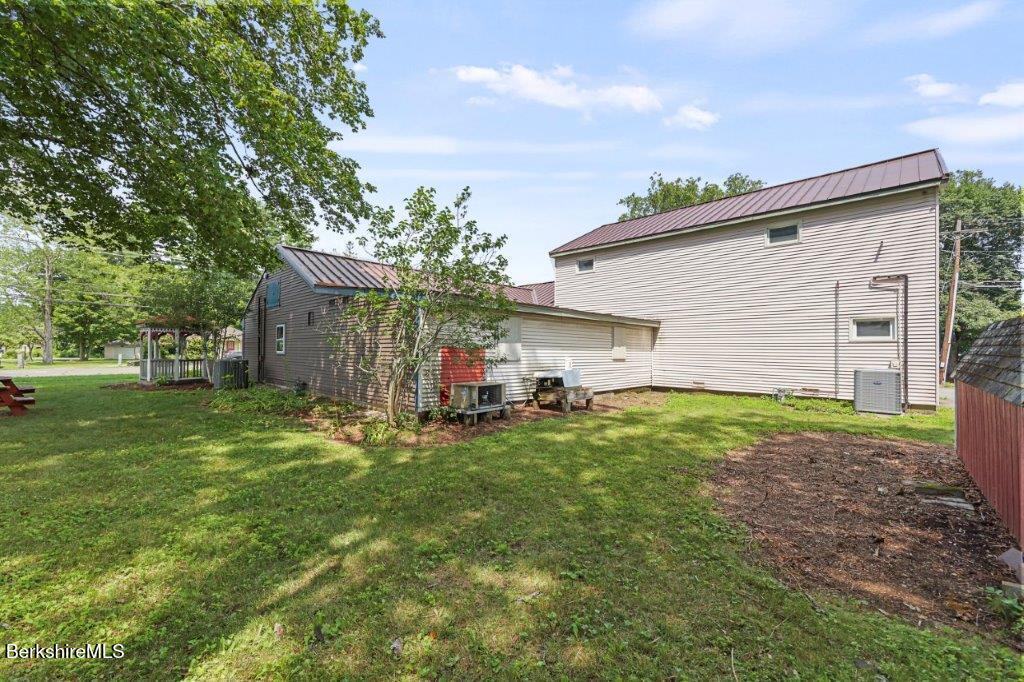 260 Stockbridge Rd