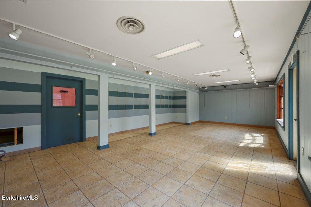 260 Stockbridge Rd