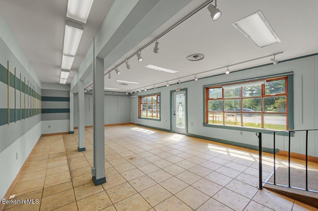 260 Stockbridge Rd