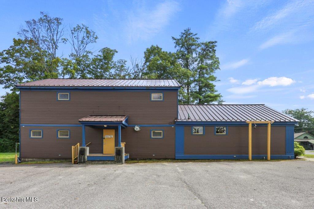 260 Stockbridge Rd