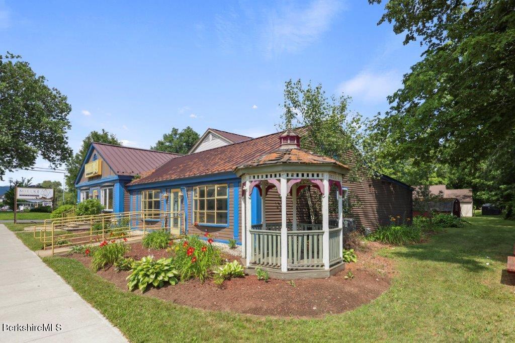 260 Stockbridge Rd