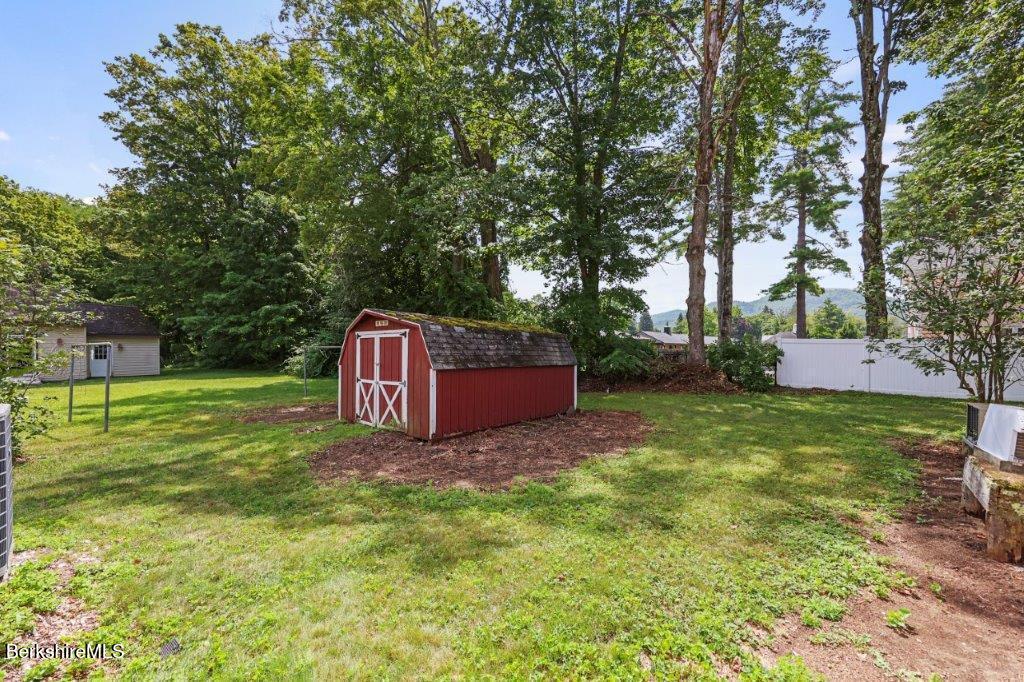 260 Stockbridge Rd