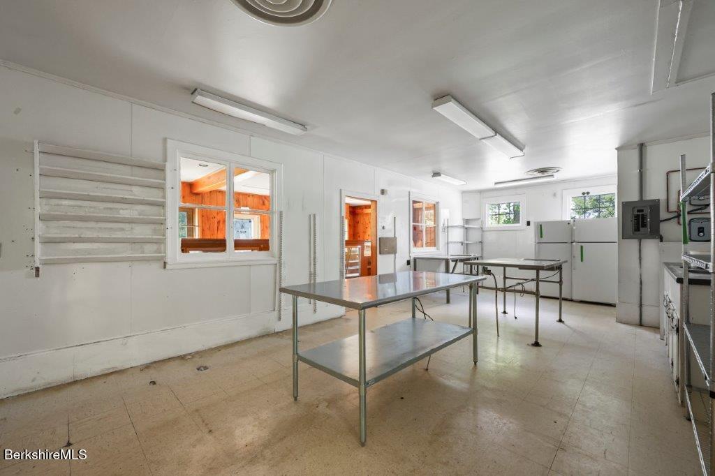 260 Stockbridge Rd