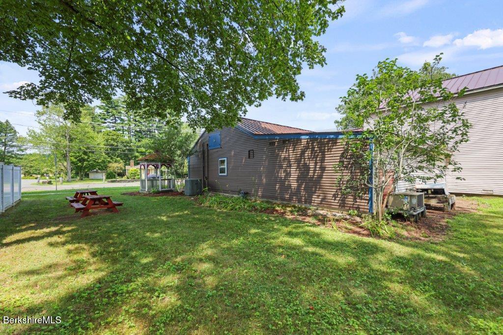 260 Stockbridge Rd