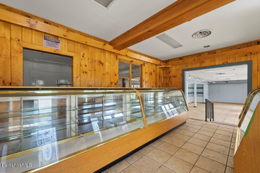 260 Stockbridge Rd
